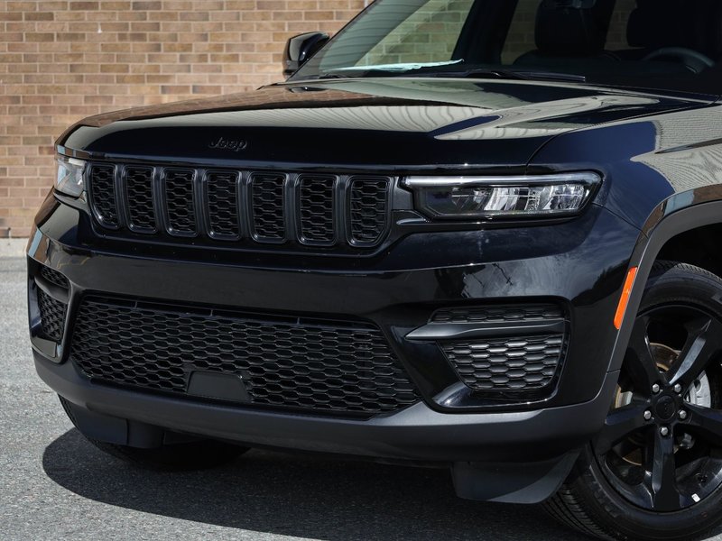 2025 Jeep Grand Cherokee LAREDO ALTITUDE