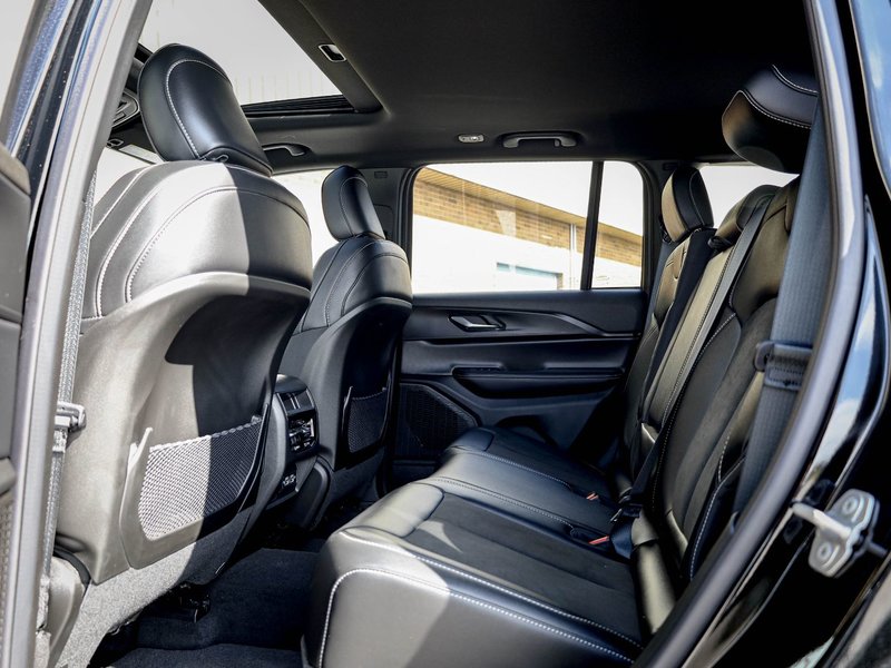 2025 Jeep Grand Cherokee LAREDO ALTITUDE
