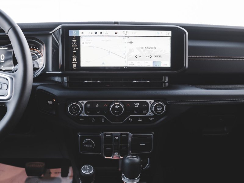 2024 Jeep WRANGLER 4-Door SAHARA
