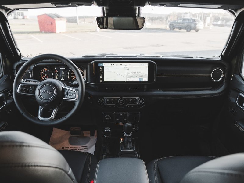 2024 Jeep WRANGLER 4-Door SAHARA
