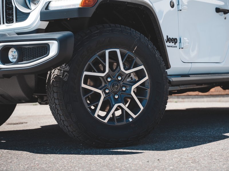 2025 Jeep WRANGLER 4-Door SAHARA