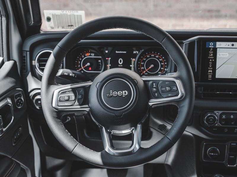 2025 Jeep WRANGLER 4-Door SAHARA