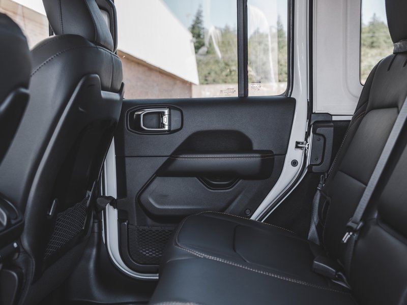 2025 Jeep WRANGLER 4-Door SAHARA