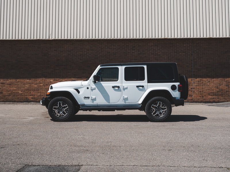 2025 Jeep WRANGLER 4-Door SAHARA
