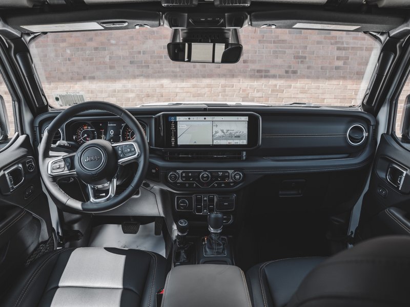 2025 Jeep WRANGLER 4-Door SAHARA