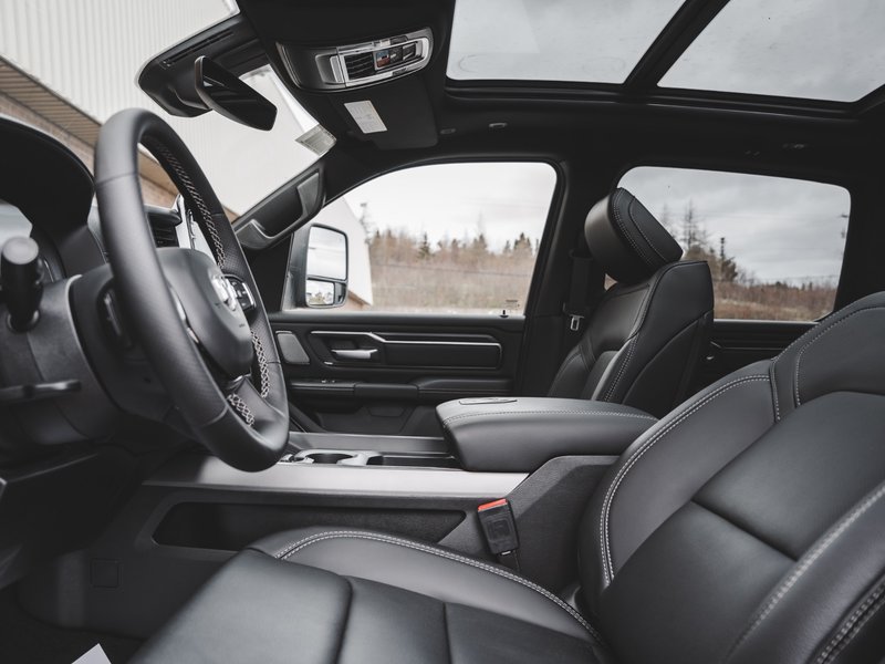 2025 Ram 1500 SPORT