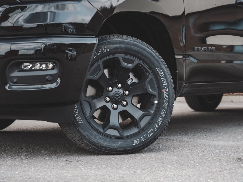 2025 Ram 1500 SPORT
