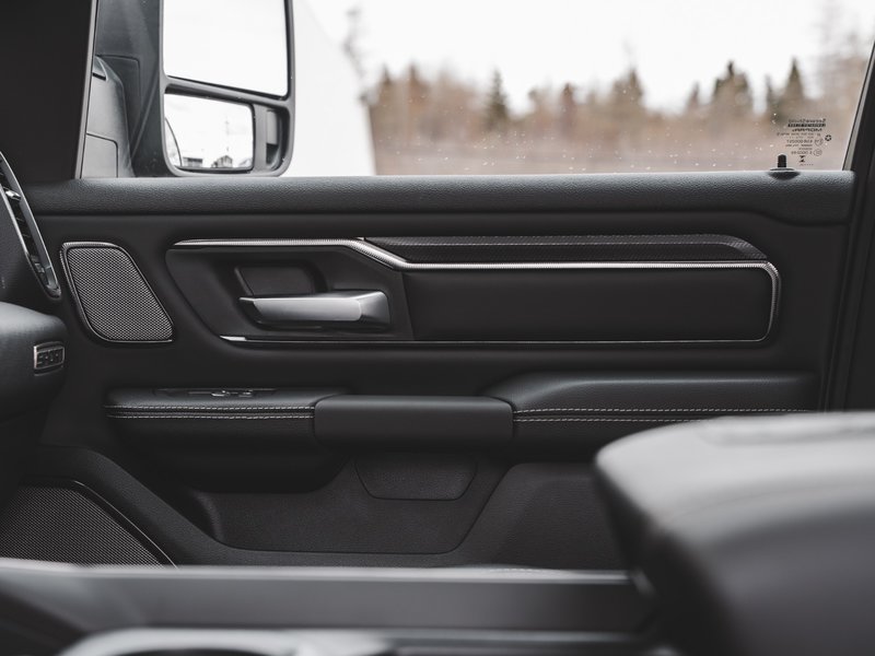 2025 Ram 1500 SPORT