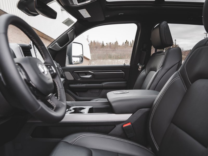 2025 Ram 1500 SPORT