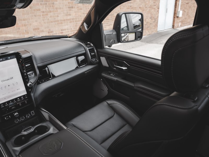 2025 Ram 1500 SPORT