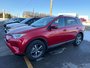 Toyota RAV4 XLE AWD PNEUS D'HIVER HITCH PAS ACCIDENTE 2017 INSPECTE+DETECTEUR D'ANGLES MORTS+HAYON ELECTRIQUE+TOIT OUVRANT+SIEGES CHAUFFANTS+MAGS 17''