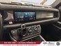 Land Rover Defender S 2023-16