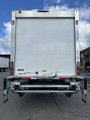 Class 3 6-wheel refrigerated straight truck for short-term rental at Location Brossard