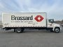 Class 3 6-wheel straight body truck for short-term rental at Location Brossard