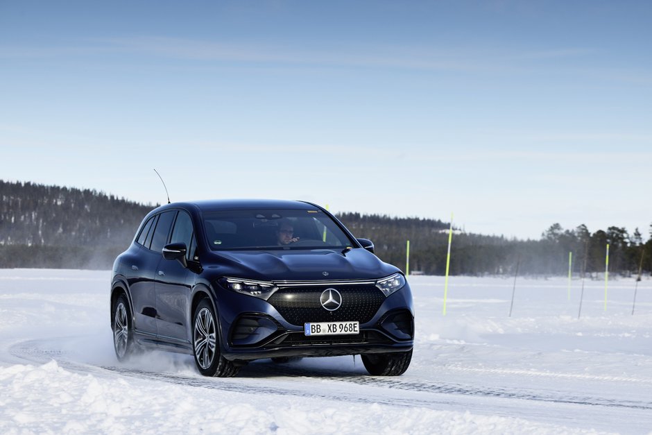 Comparaison des systèmes 4MATIC : Quel VUS Mercedes-Benz affronte le mieux les hivers du Saguenay?