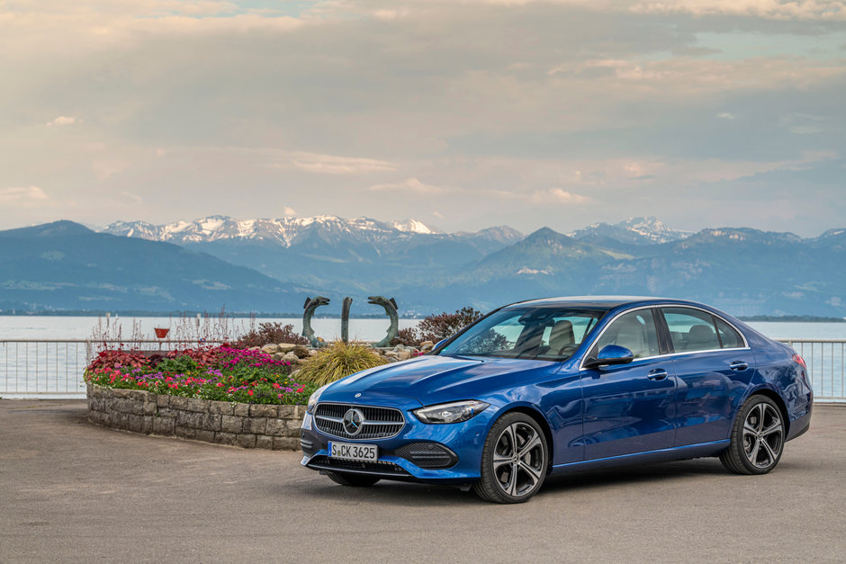 An In-Depth Look at the Impressive Mild-Hybrid Powertrain in the 2024 Mercedes-Benz C 300