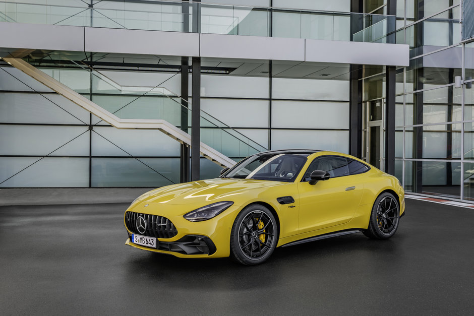 Le coupé Mercedes-AMG GT prend son envol au Canada : Dévoilement des prix, des caractéristiques et des performances