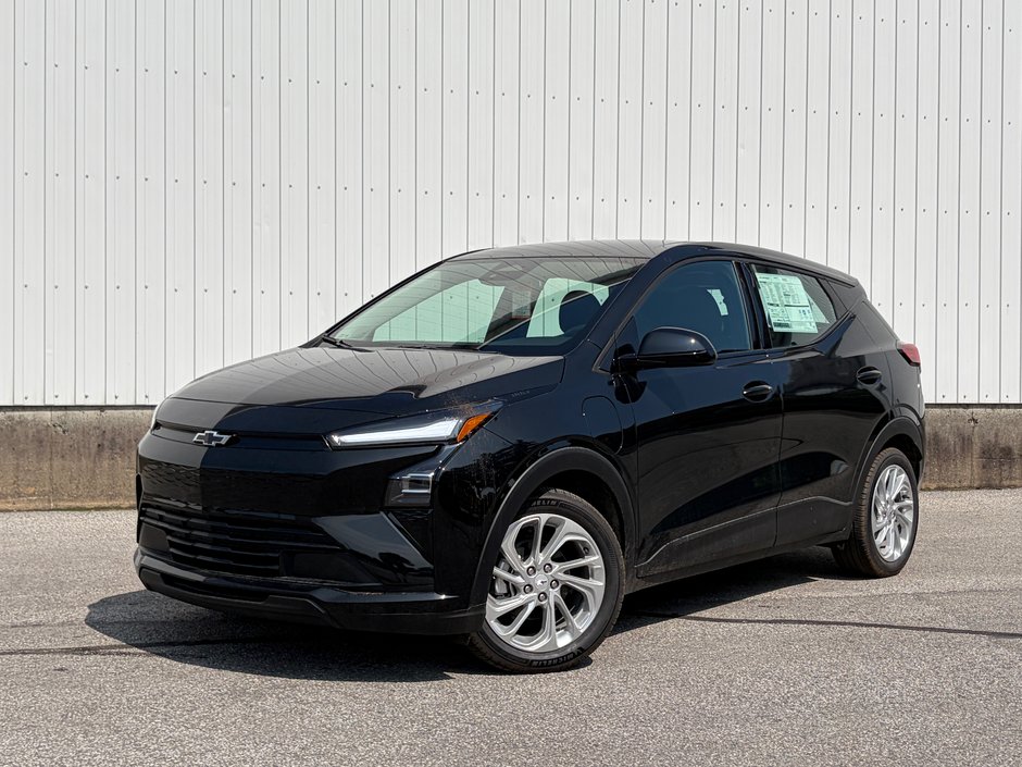 2027 Chevrolet Bolt in Joliette, Quebec - w940px