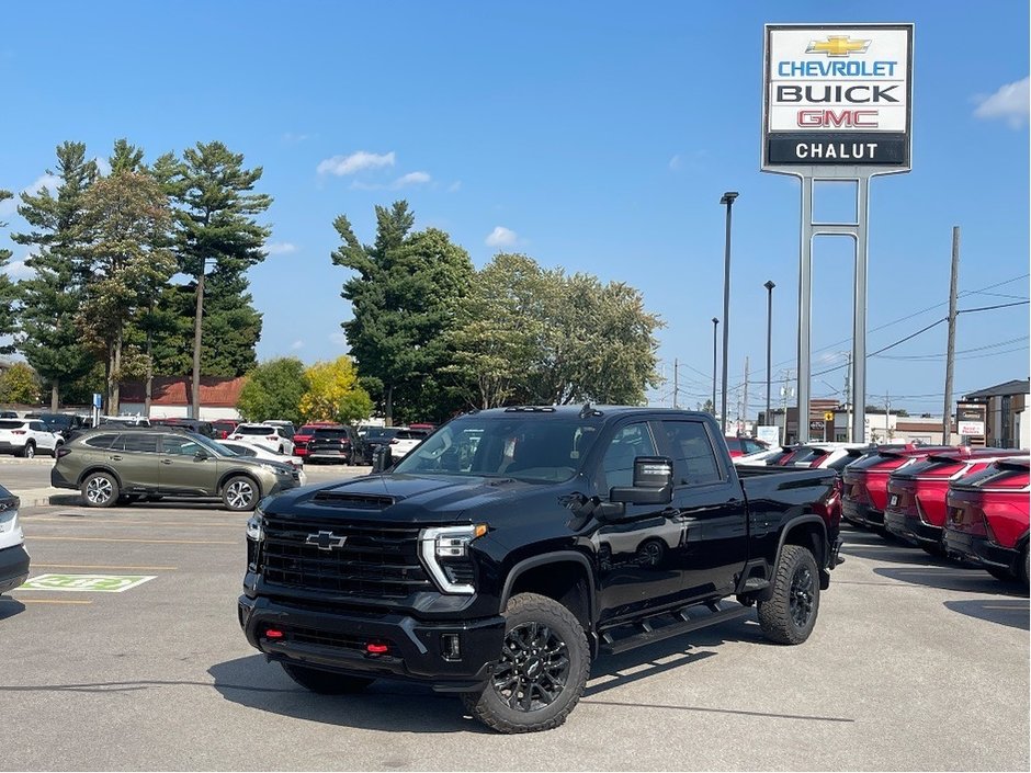 2025 Chevrolet Silverado 2500HD in Joliette, Quebec - w940px