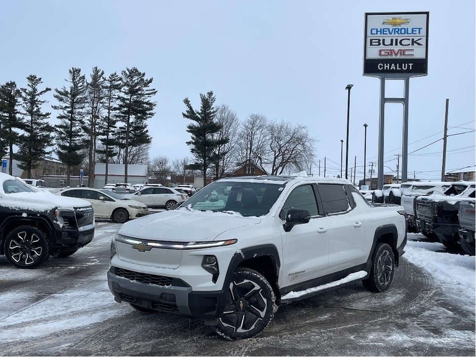 Chevrolet Silverado EV  2025 à Joliette, Québec - w940px