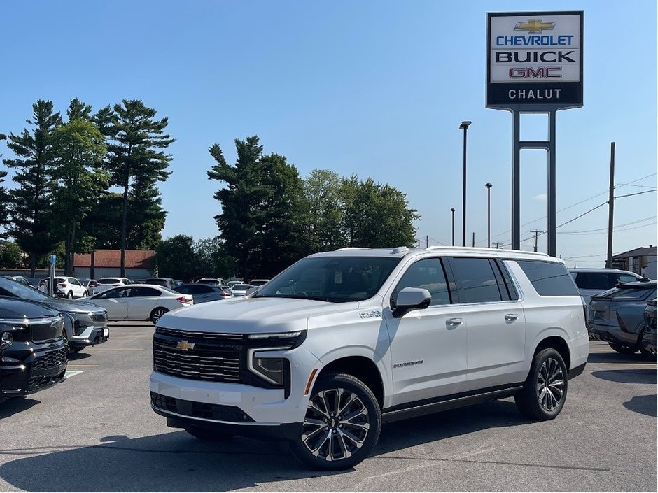 2025 Chevrolet Suburban in Joliette, Quebec - w940px