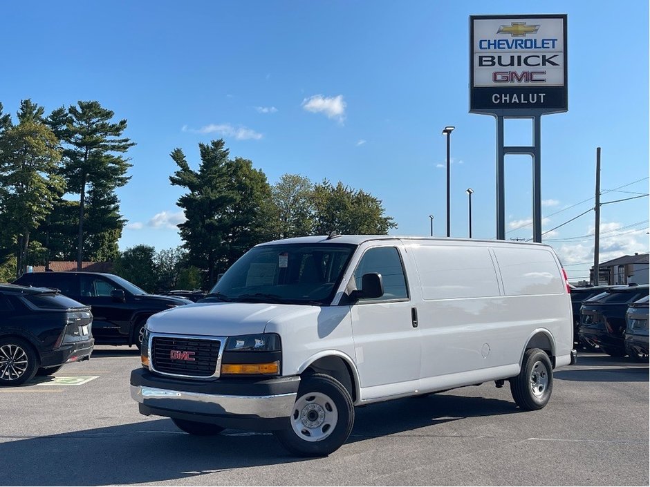 2025 GMC Savana Cargo 2500 in Joliette, Quebec - w940px