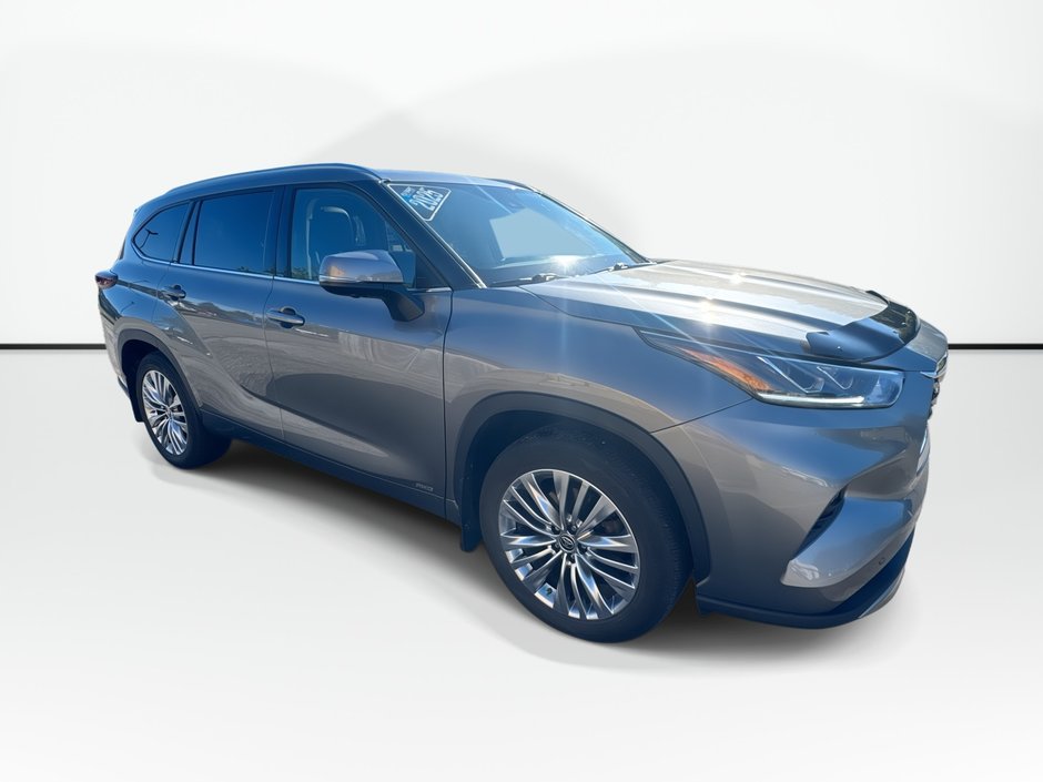 2025 Toyota Highlander Hybrid Platinum | Roof | Cam |  Warranty to 2030
