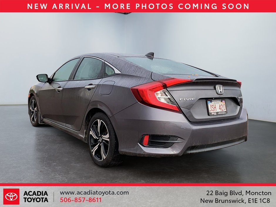 Honda Civic Touring 2018-3