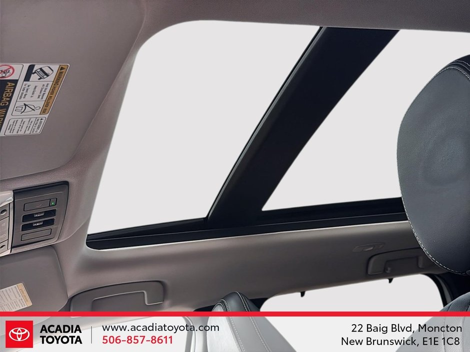 Mitsubishi Outlander PHEV SEL 2024-17