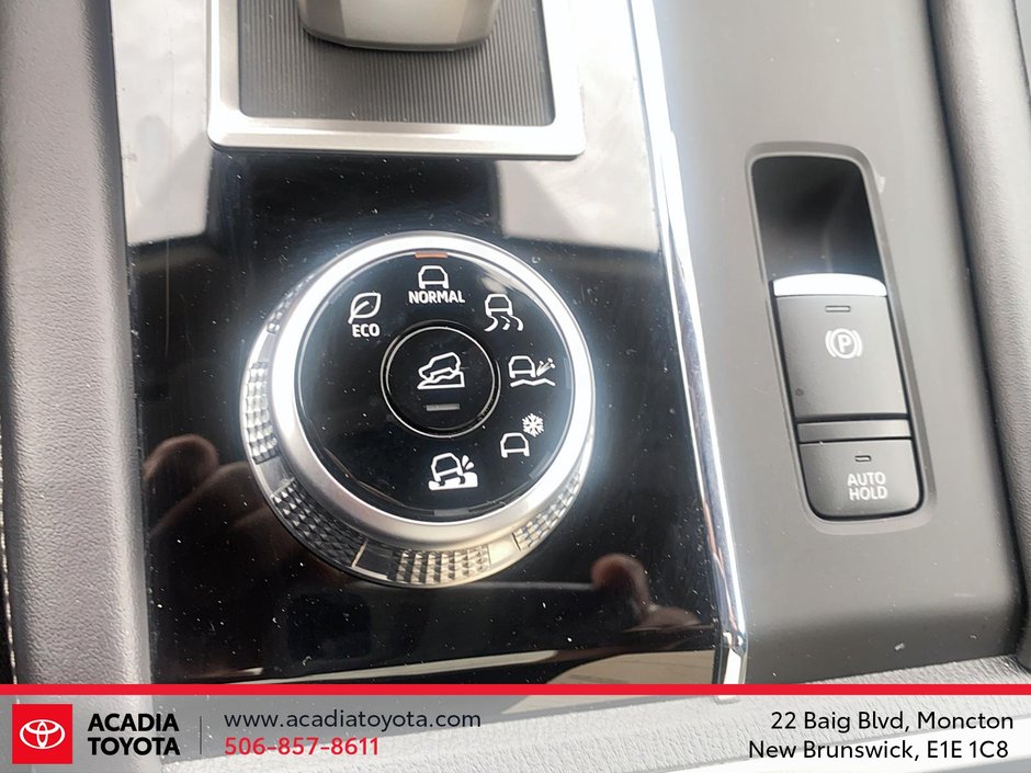 Mitsubishi Outlander SE 2024-15