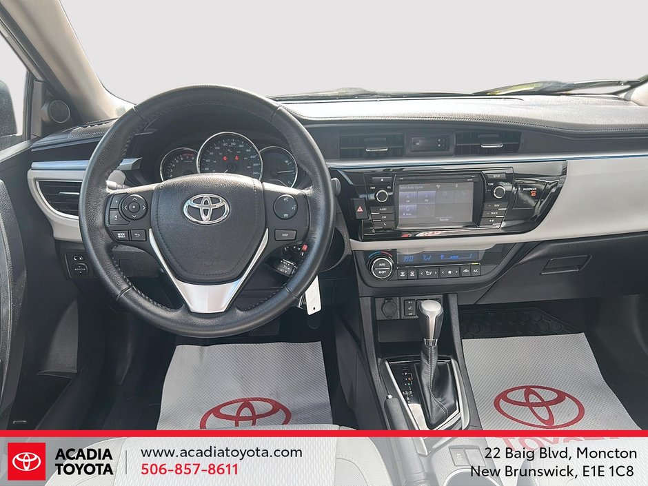 Toyota Corolla  2015-9