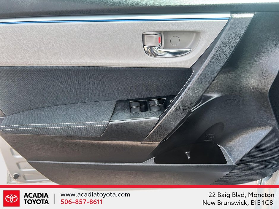 Toyota Corolla  2015-10