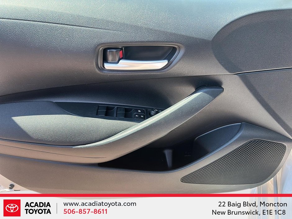 Toyota Corolla LE 2021-10
