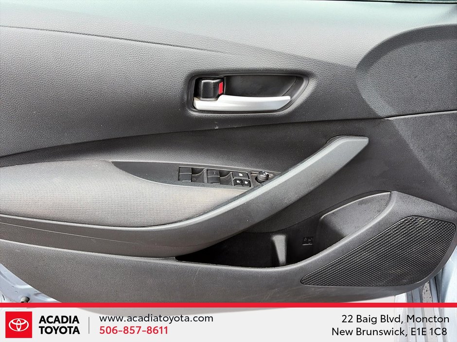 Toyota Corolla LE 2021-10