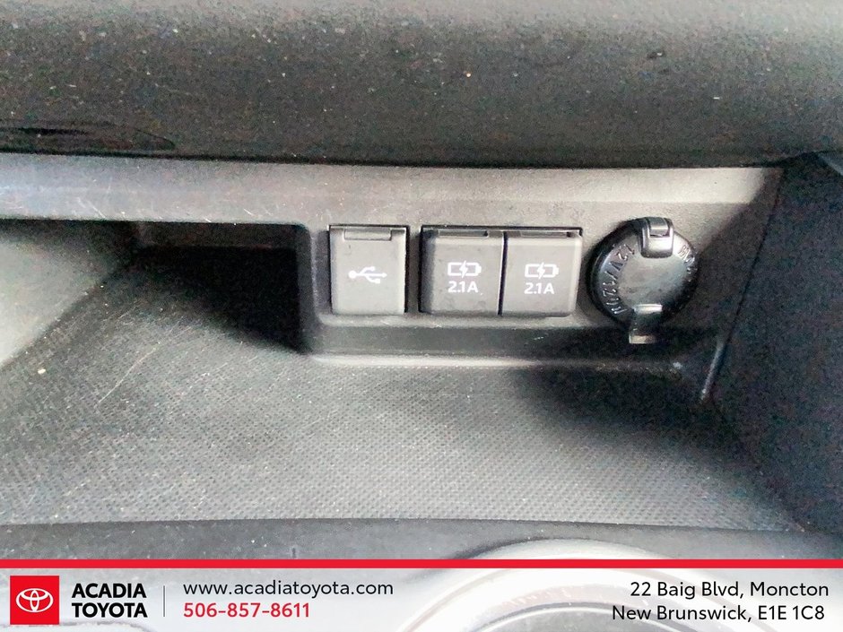 Toyota Highlander LE 2021-17