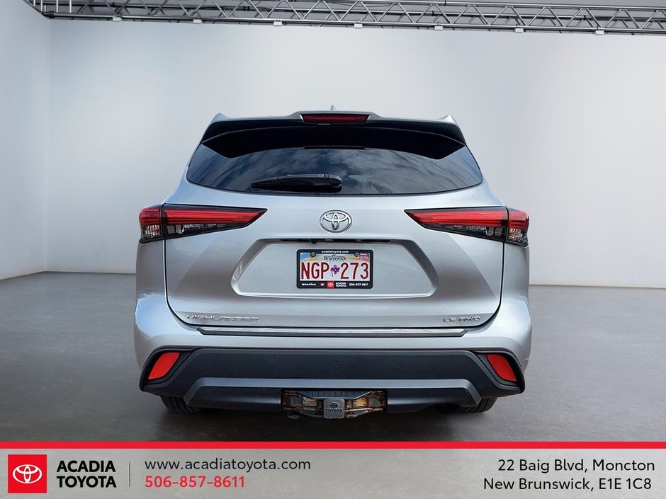 Toyota Highlander LE 2021-3
