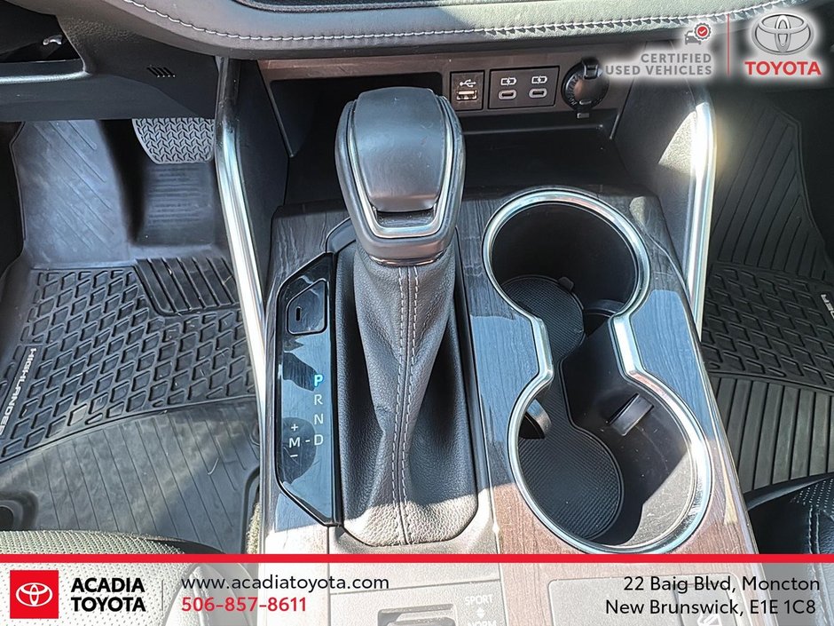 Toyota Highlander Limited 2023-15