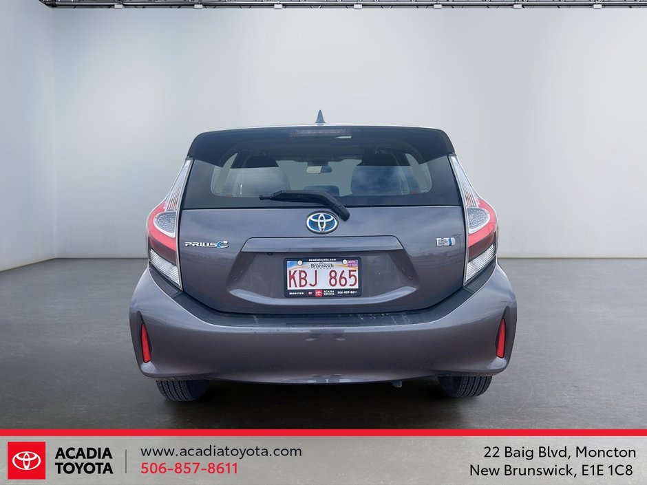 2019 Toyota Prius c-2
