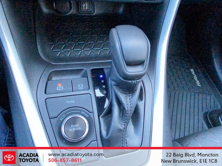 Toyota RAV4 Hybrid XLE 2023-14