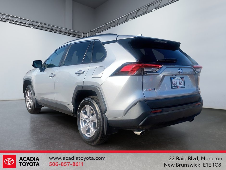 Toyota RAV4 Hybrid XLE 2023-3