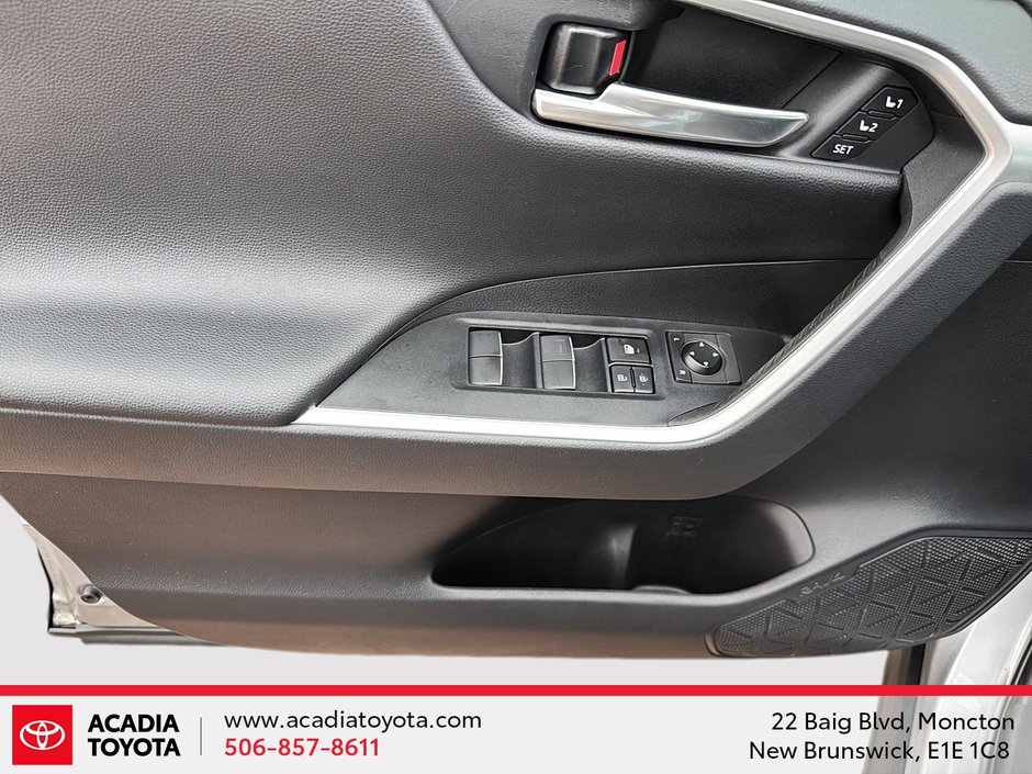 2019 Toyota RAV4 Hybrid Limited-10