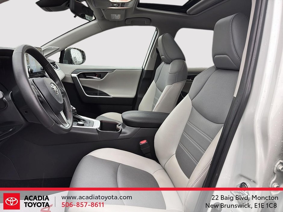 Toyota RAV4 Hybrid Limited 2022-9