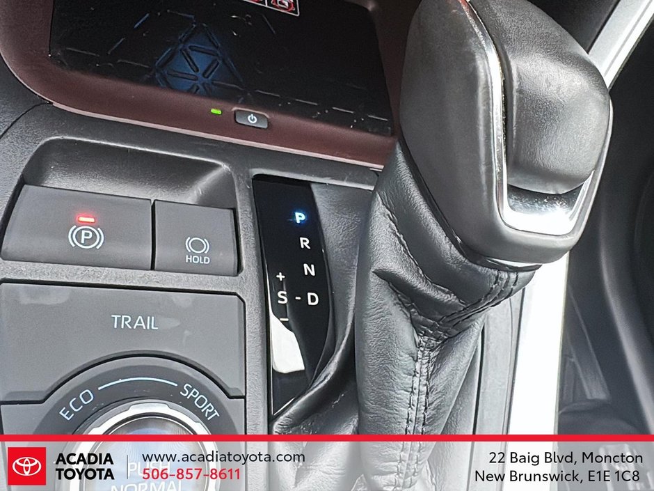 Toyota RAV4 Hybrid Limited 2022-15