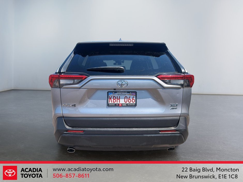 2022 Toyota RAV4 XLE-2