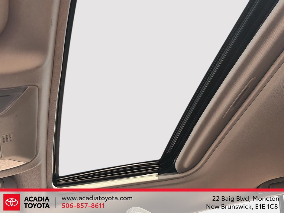 Toyota RAV4 XLE 2022-16