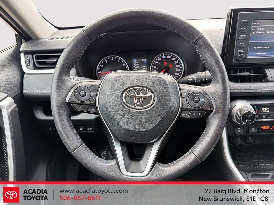 2022 Toyota RAV4 XLE-11