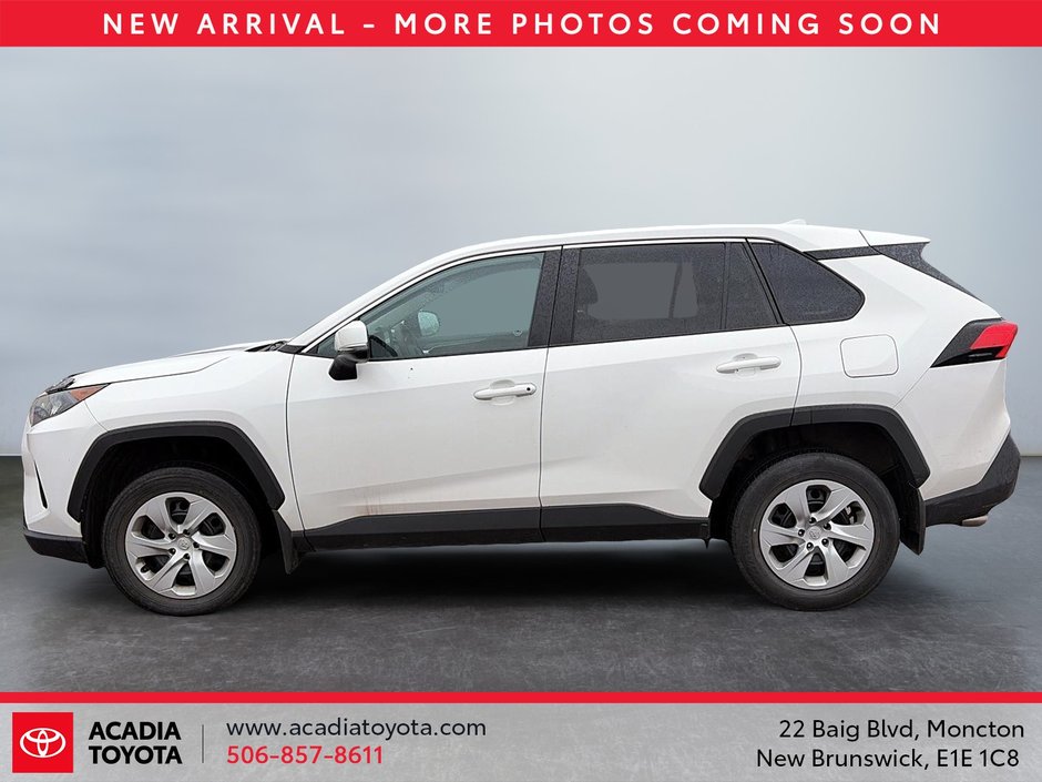 Toyota RAV4 LE 2022-4