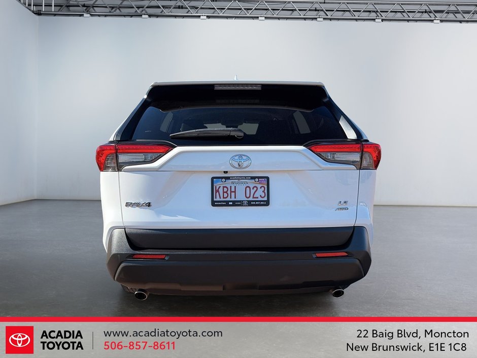 2022 Toyota RAV4 LE-4