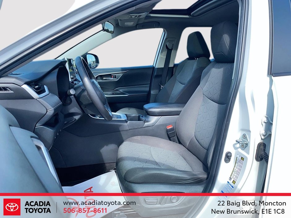 2023 Toyota RAV4 XLE-8