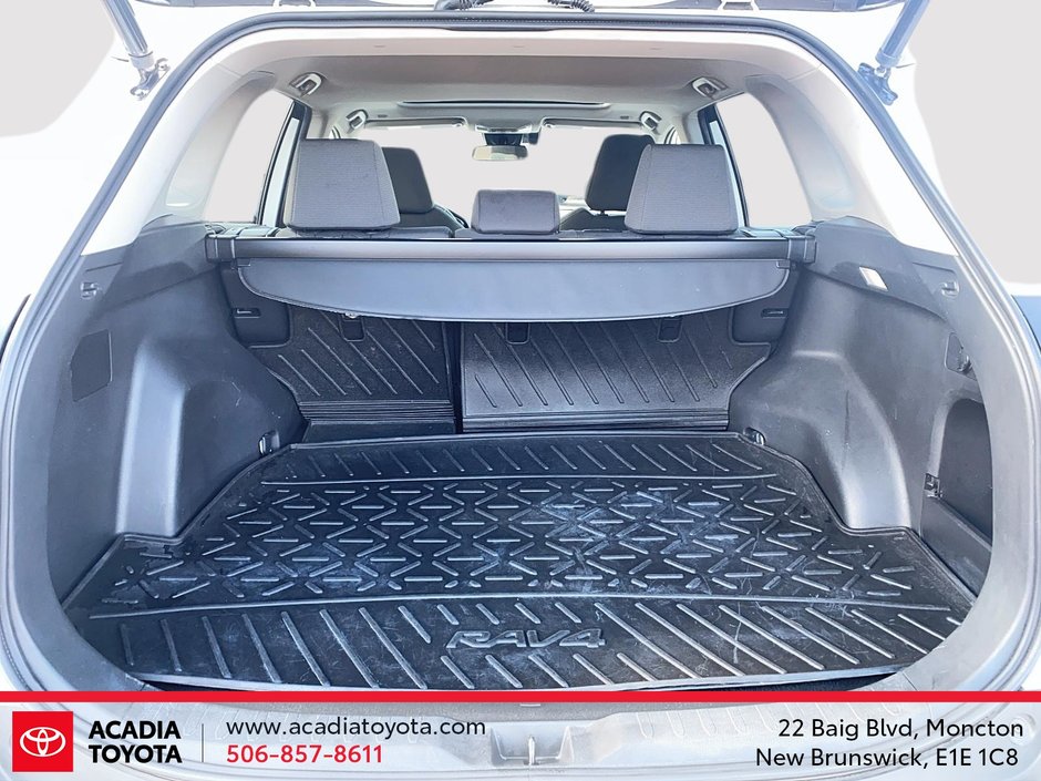 2023 Toyota RAV4 XLE-5